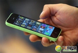 苹果iPhone5c电池无故炸裂原因