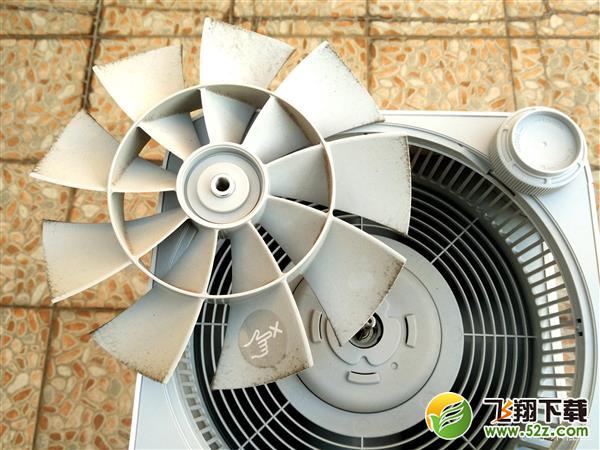 手把手教你清理小米净化器：拆开是这样的