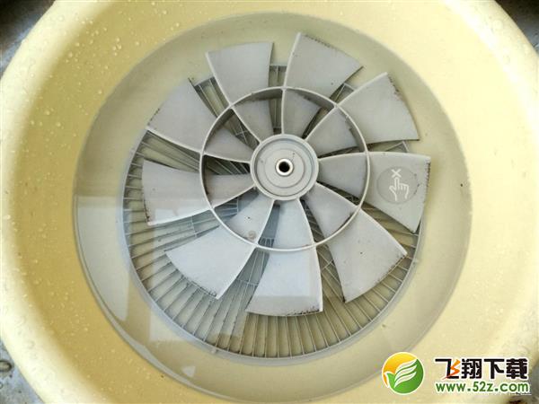 手把手教你清理小米净化器：拆开是这样的