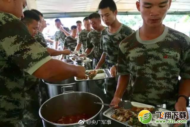 抗洪官兵伙食曝光 网友：就该这样而不是啃冷馒头