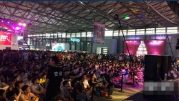 Chinajoy2017首日网游电竞成热点 网易暴雪展台人气爆棚