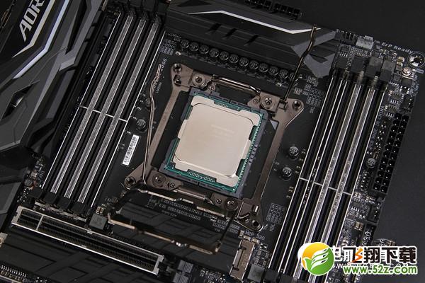 i9-7980XE和i9-7900X哪个好 i9-7900X对比i9-7980XE评测