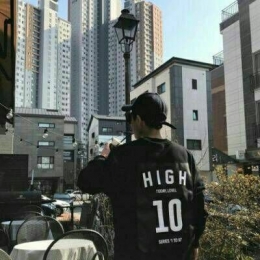 男生霸气侧脸高清头像最新 2018最新好看的男生头像侧脸霸气图片