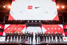 英雄联盟LPL赛区和NIKE合作 国外网友羡慕了