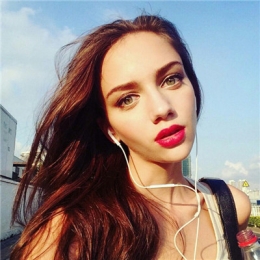 欧美大红唇美女头像高清2019 欧美女生大红唇头像2019精选