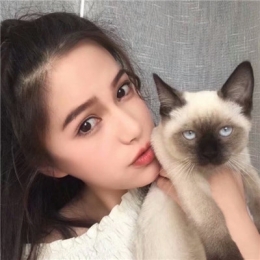 女生抱着猫猫爱心满满头像 抱着猫咪的女生头像可爱清新