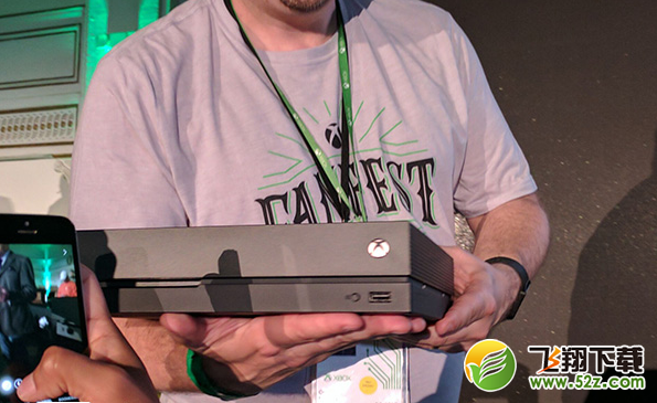 微软新一代游戏主机Xbox One X 史上最小的Xbox产品