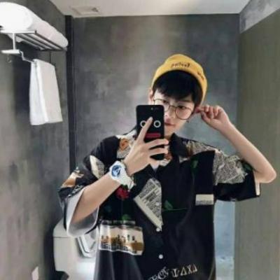 好基友兄弟头像两张独特小丑个性_阳光而寂静的一左一右兄弟头像一对