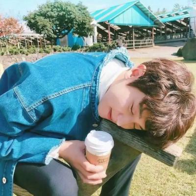 清爽干净的微信男生头像2018最新_微信头像男生帅气高清图片2018最新版