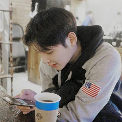 2018阳光帅气超有范的男生微信头像_2018最新版阳光唯美帅气男生头像精选