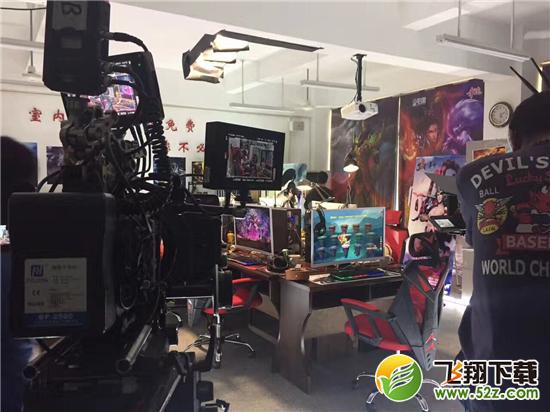 《校花的泳装派对》—宅男逆袭四大校花 全因梦三国打得好